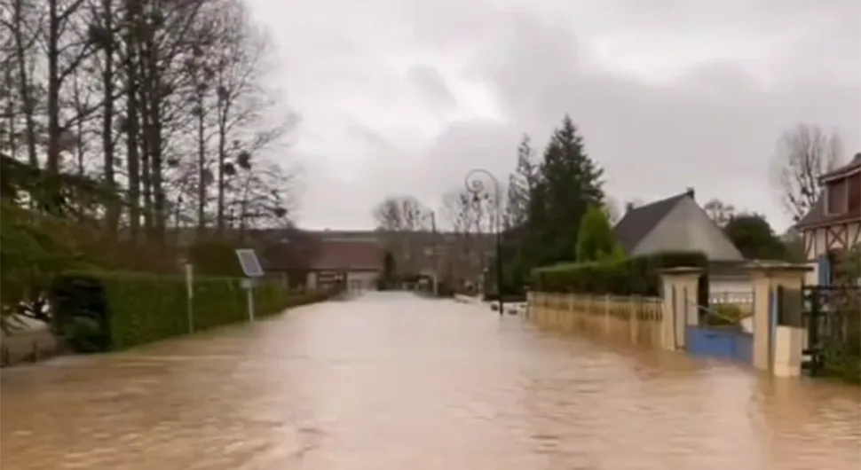 поплаве француска.webp